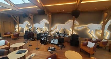 Pony & Plume @ Capella